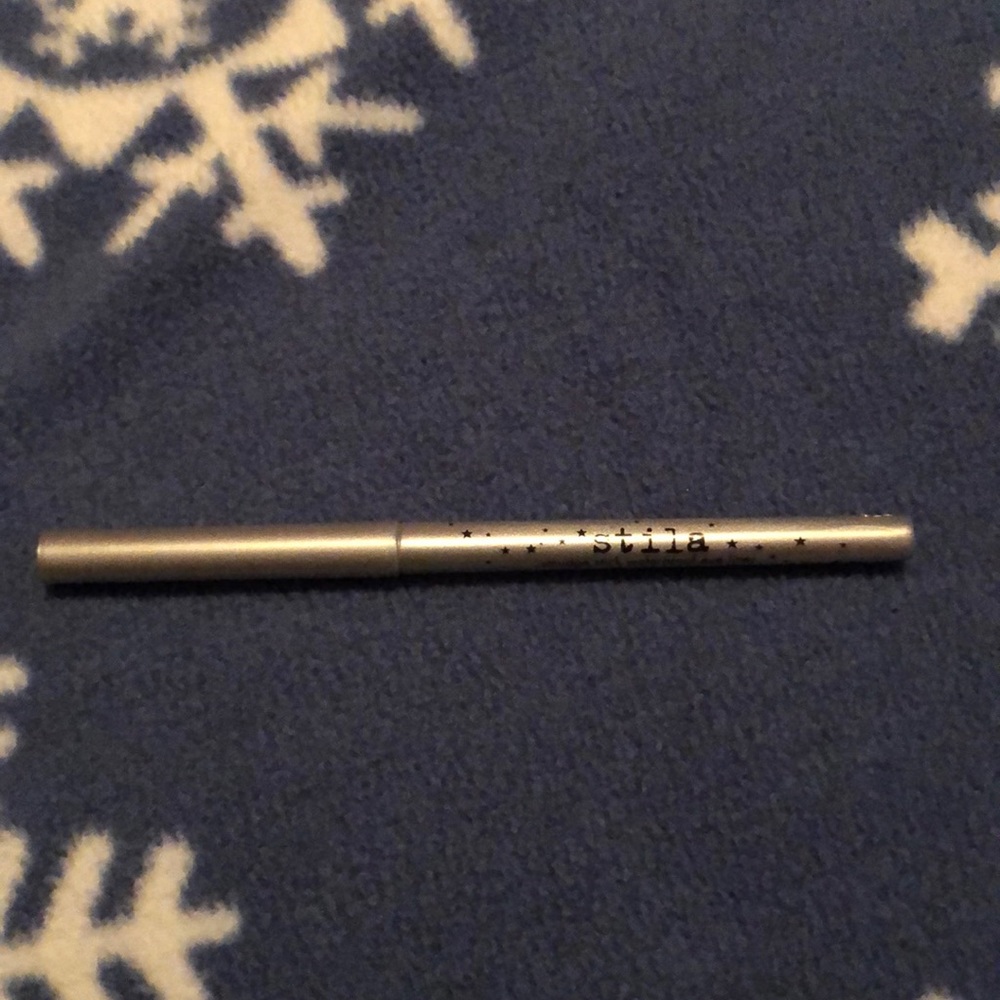Stila Smudgestick- Silver Dollar